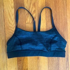 Lululemon sports bra